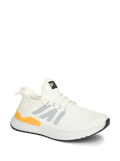 Кроссовки белые с яркой вставкой